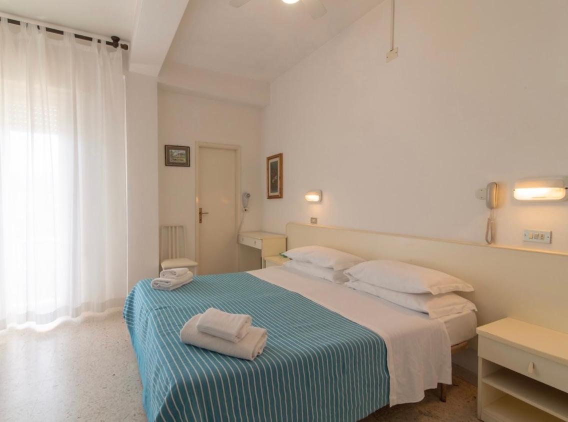 Hotel Miro Cattolica Extérieur photo